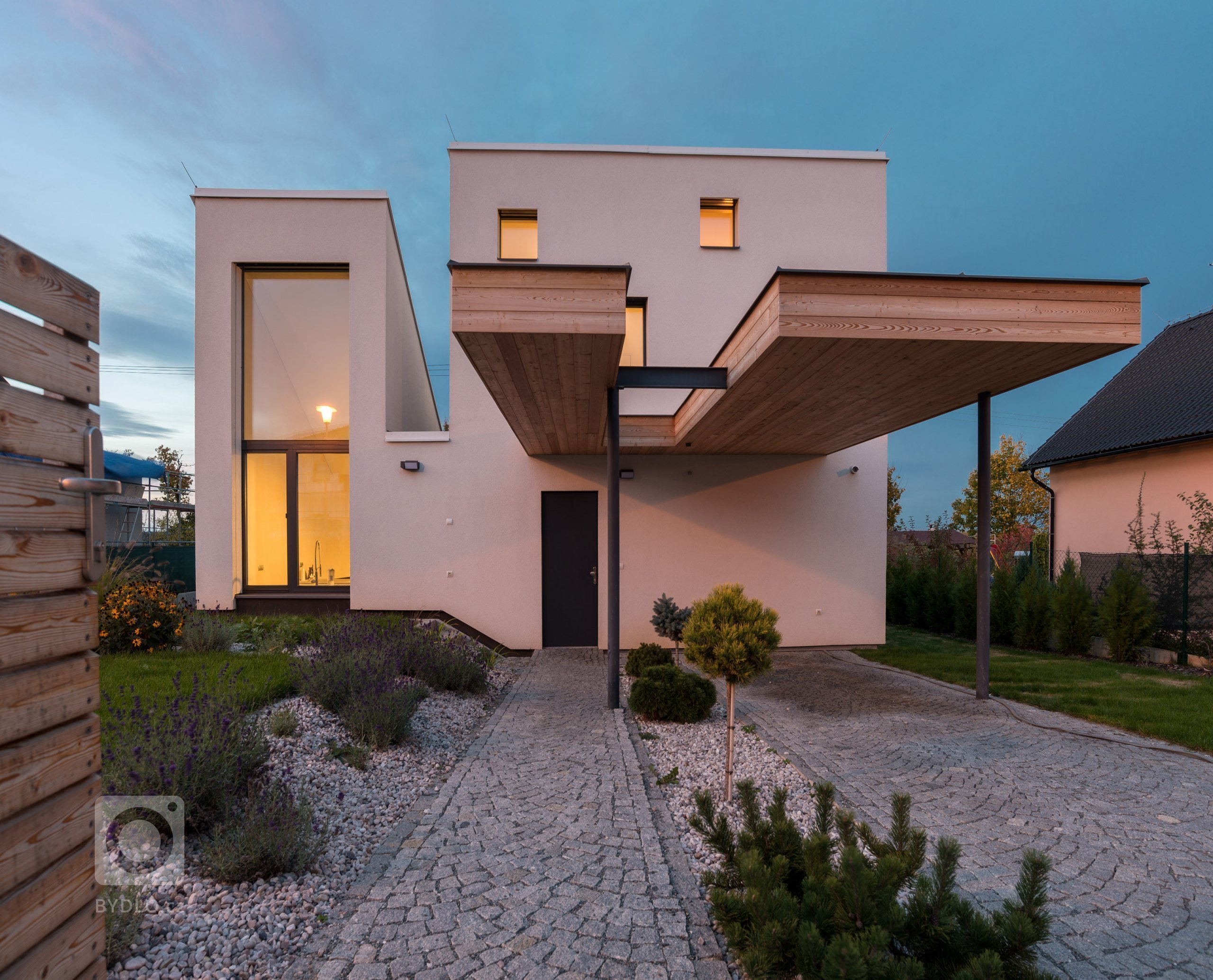 Lorem ipsum&nbsp;(zkráceně&nbsp;lipsum) je označení pro standardní pseudolatinský text užívaný v grafickém designu a navrhování jako&nbsp;demonstrativní…