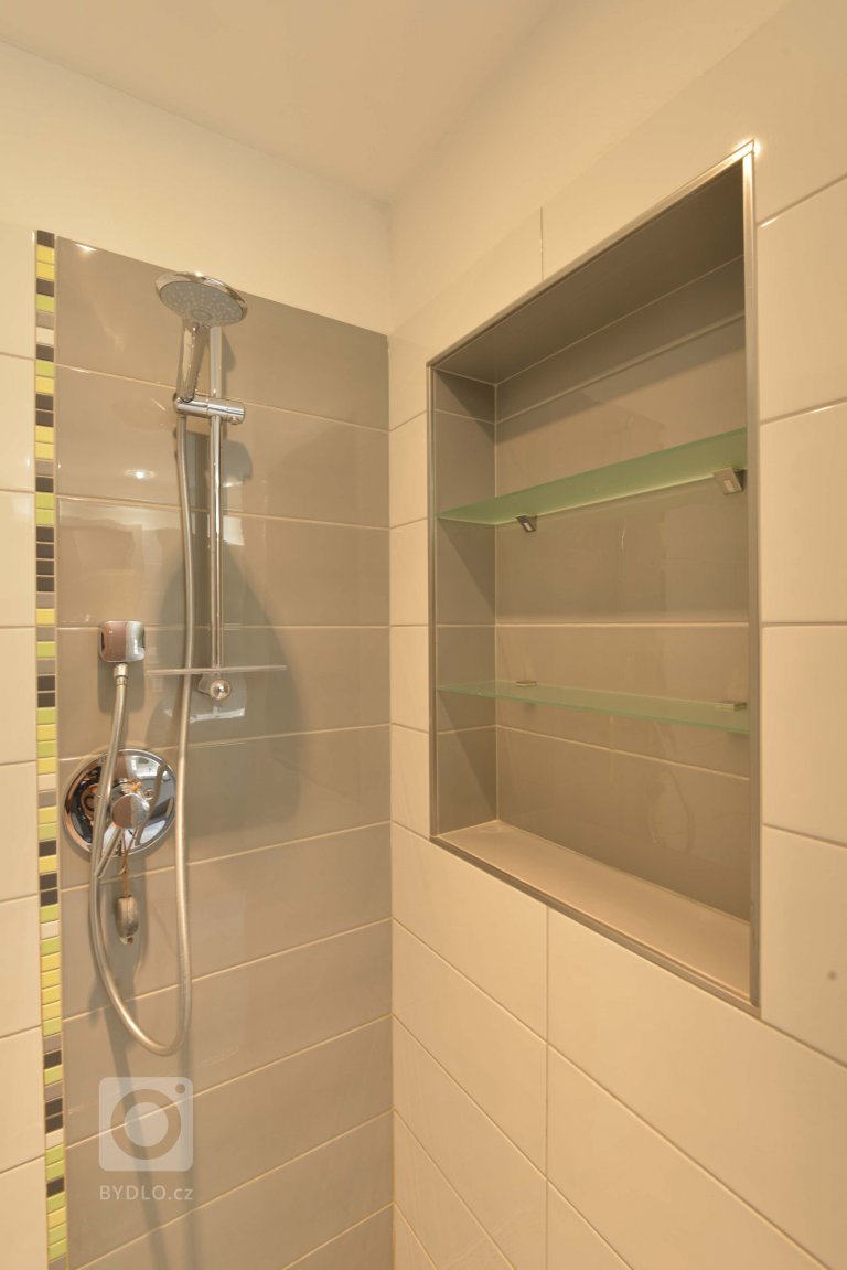 add picture to album