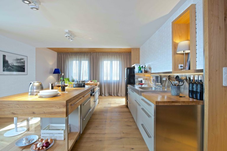 add picture to album