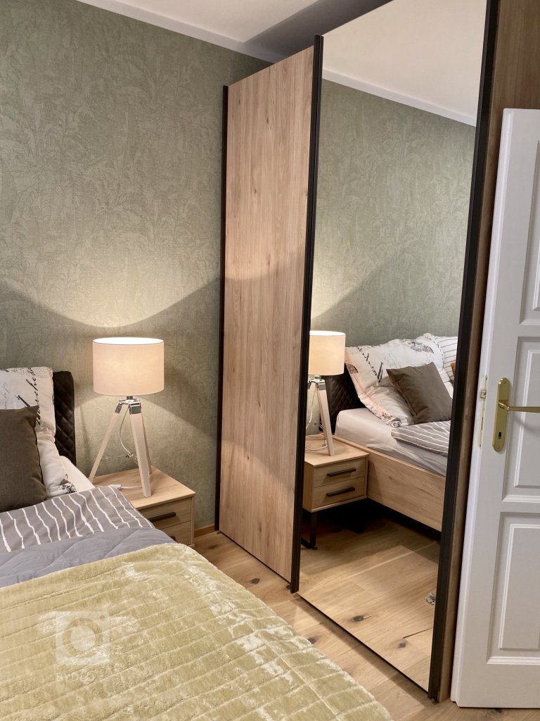 add picture to album