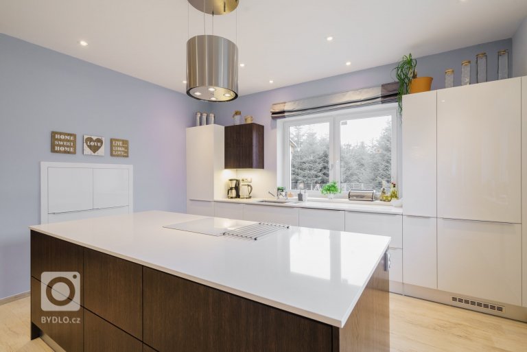 add picture to album