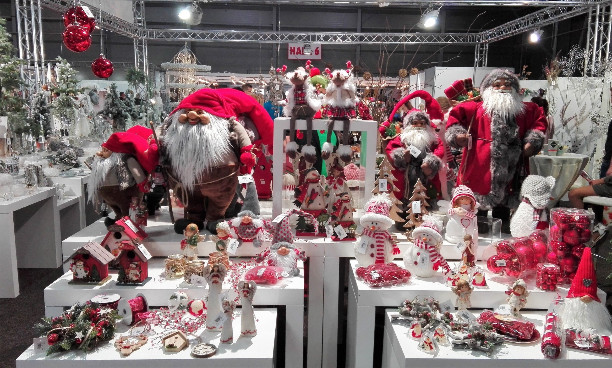 Vánoční ozdoby, které nás za pár dnů budou vítat na každém kroku.