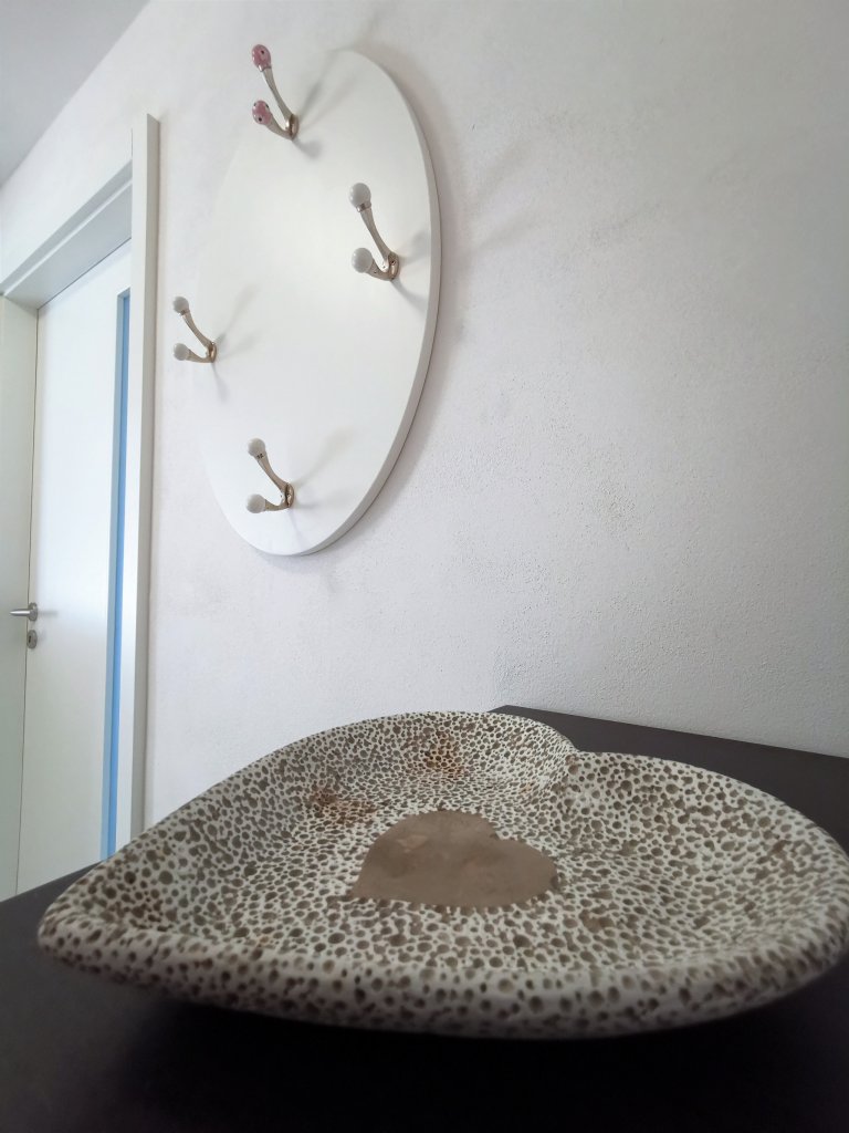 Proměna panelového bytu na byt romantický s nádechem&nbsp;starých časů jsem navrhovala pro elegantní dámu a milovnici dobré kávy&nbsp;Kompletní rekonstrukce…