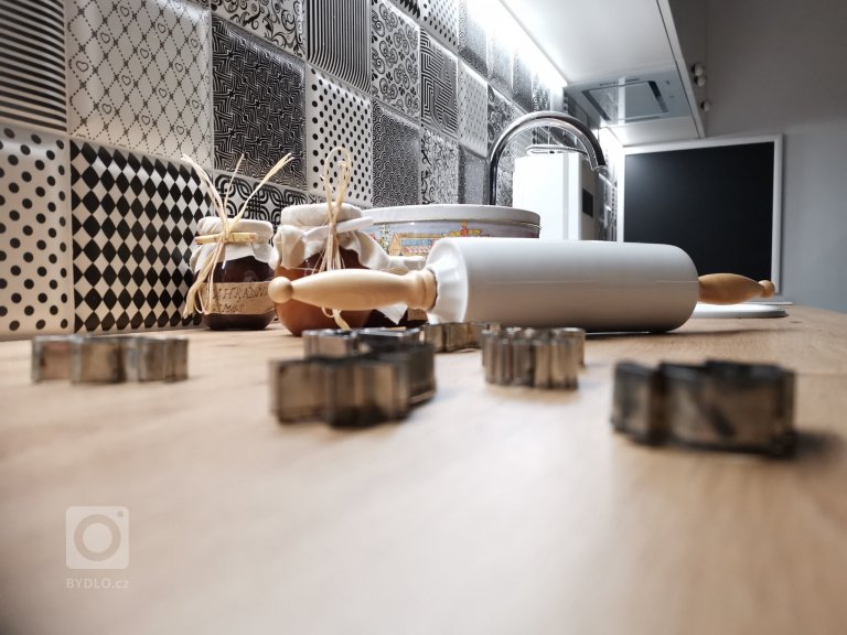 add picture to album