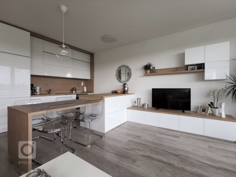 add picture to album