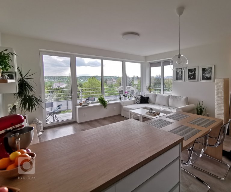 add picture to album