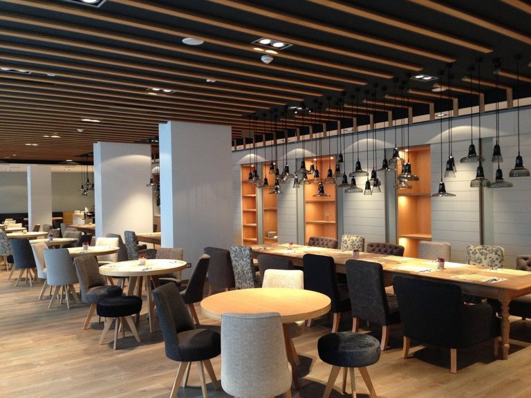 Pro exkluzivní čtyřhvězdičkový hotel UNIC Prague jsme navrhli a zrealizovali kompletní osvětlení recepce hotelu a restaurace Café Emma s barem ve francouzském…