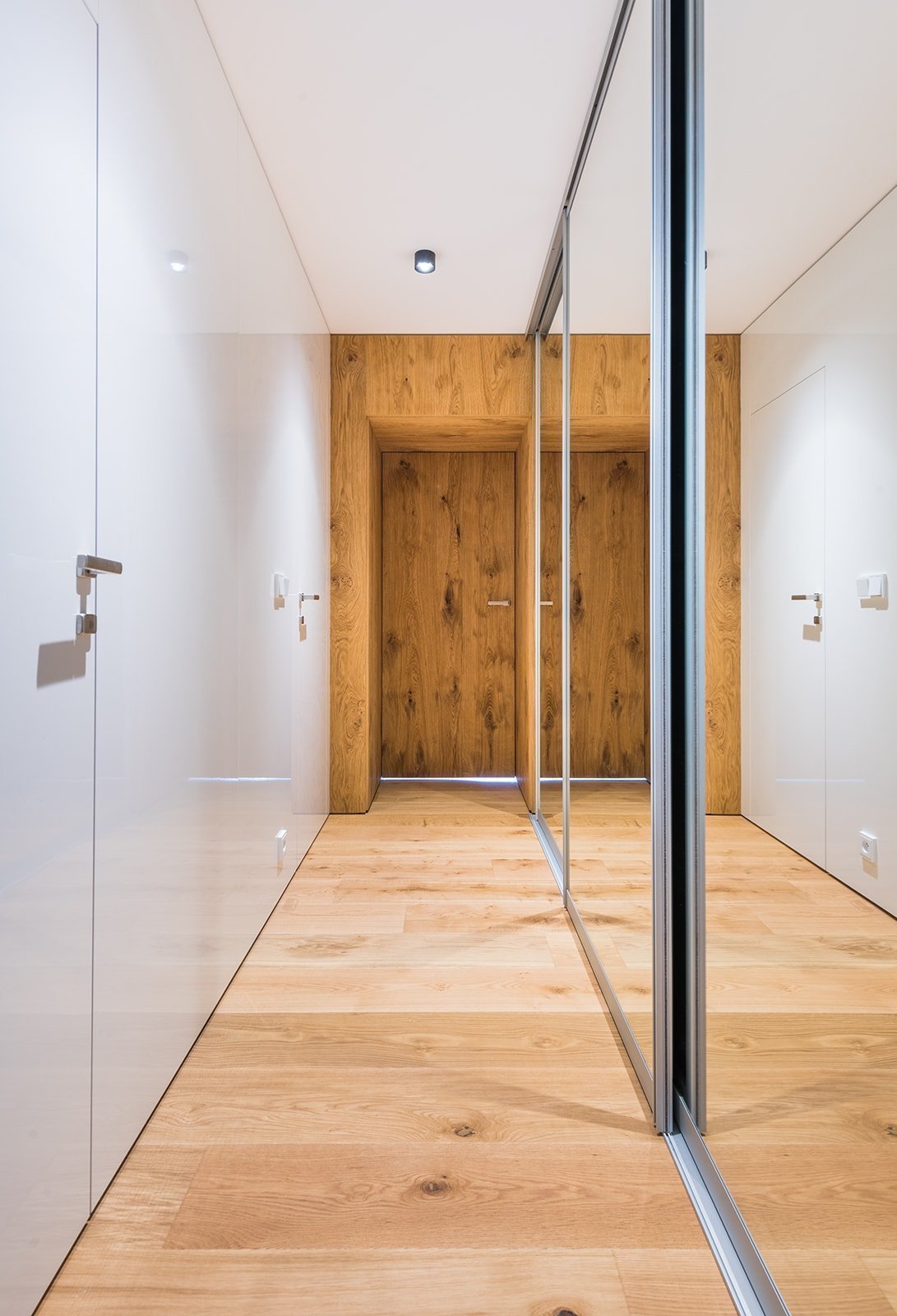 Nebojte se barev v interiéru