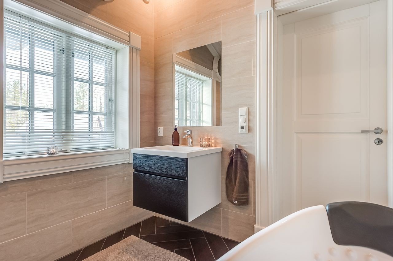 Norská chata s výhledem na lesy