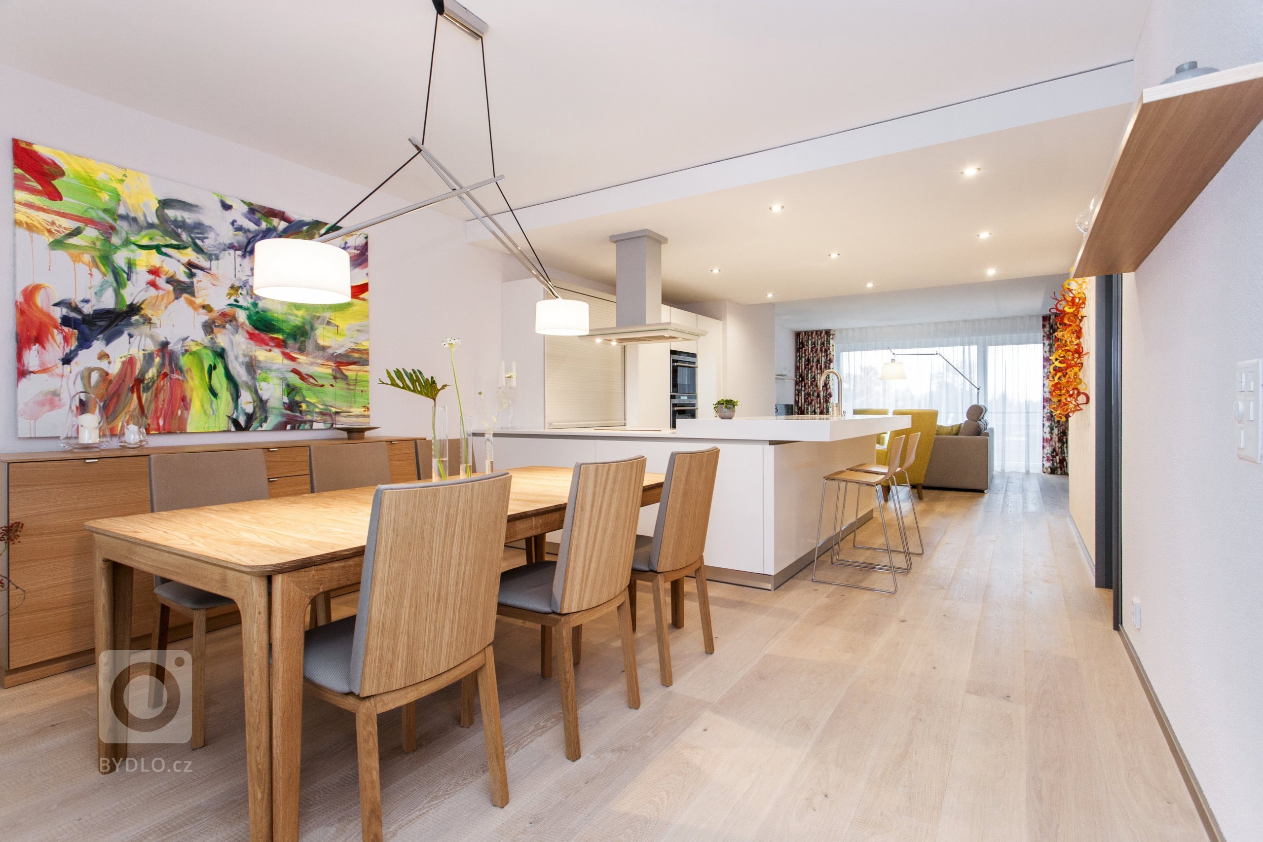 Byt 3+kk ve švýcarském Heidenu je součástí malého bytového komplexu zasazeného do krásného prostředí plného zeleně.&nbsp;V interiéru je kladen důraz na…