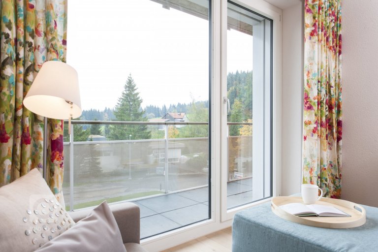 add picture to album