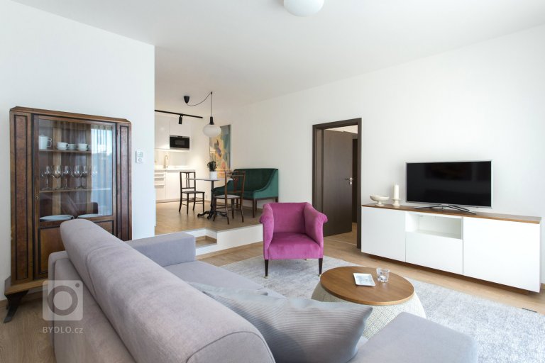 add picture to album