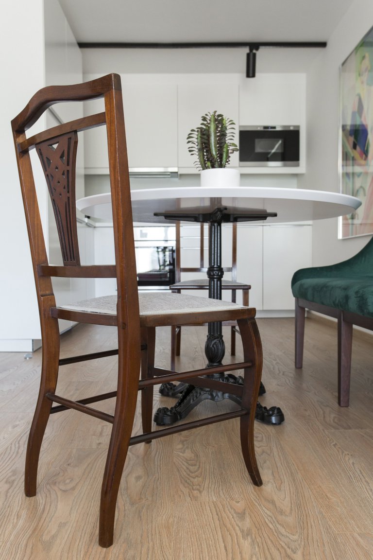 Návrh bytu 2+kk v pražské novostavbě byl ovlivněn jedinečným českým stylem - kubismem. Stěny bytu jsou zdobeny reprodukcemi kubistických umělců a ze stejného…