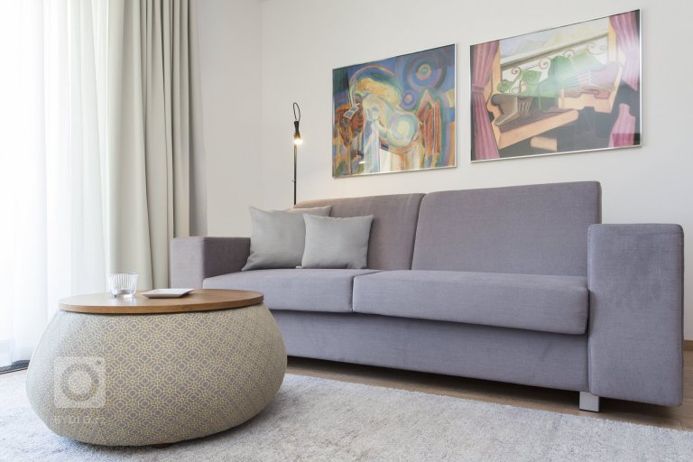 add picture to album