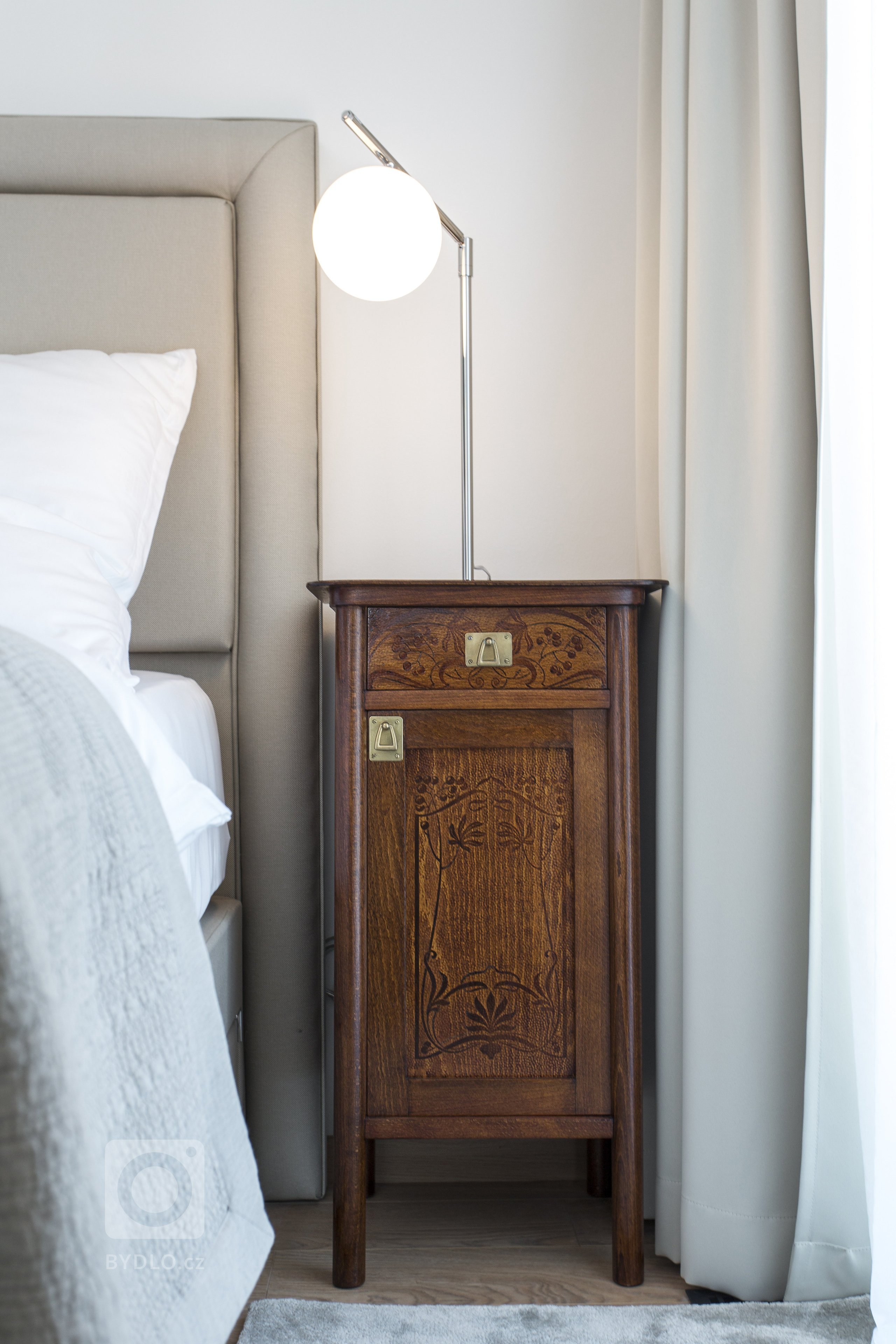 Návrh bytu 2+kk v pražské novostavbě byl ovlivněn jedinečným českým stylem - kubismem. Stěny bytu jsou zdobeny reprodukcemi kubistických umělců a ze stejného…