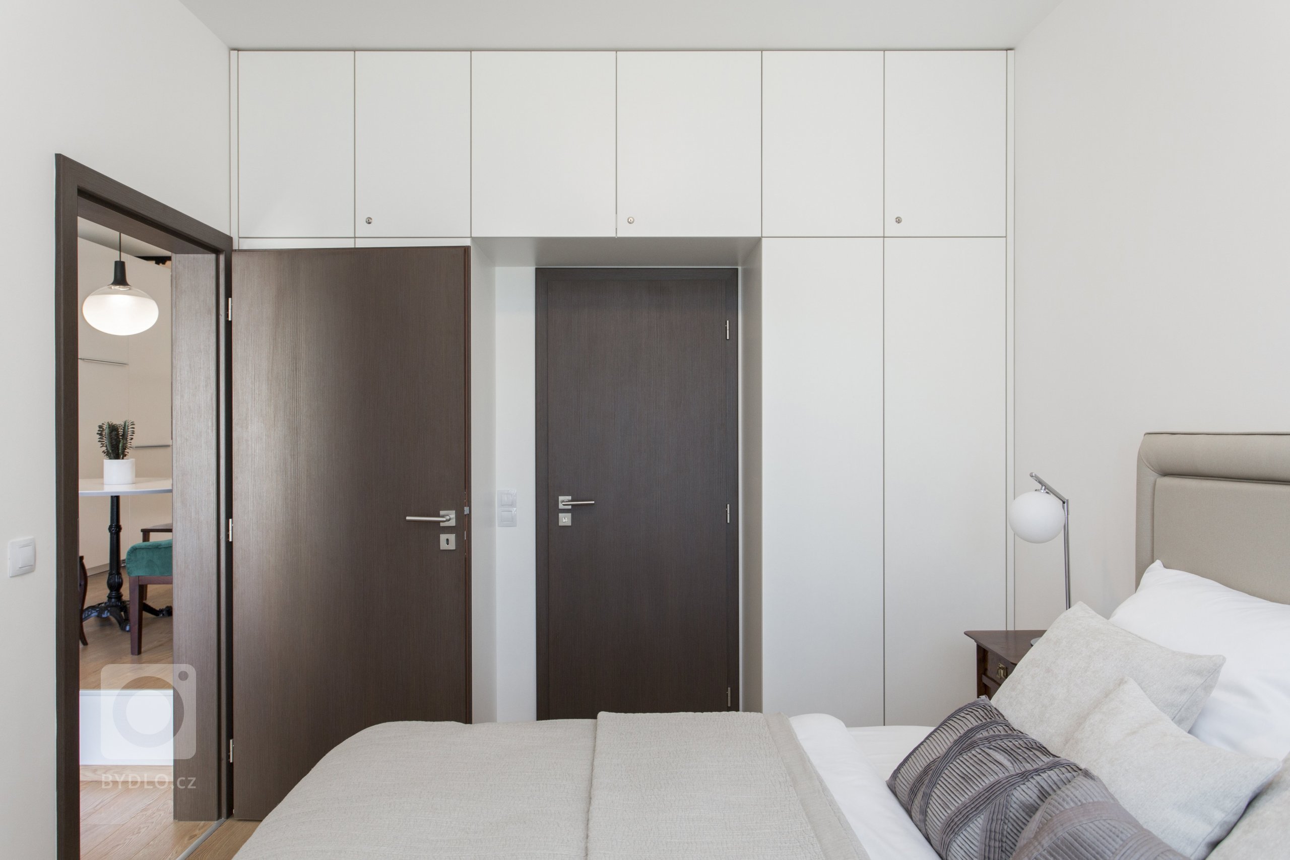 Návrh bytu 2+kk v pražské novostavbě byl ovlivněn jedinečným českým stylem - kubismem. Stěny bytu jsou zdobeny reprodukcemi kubistických umělců a ze stejného…