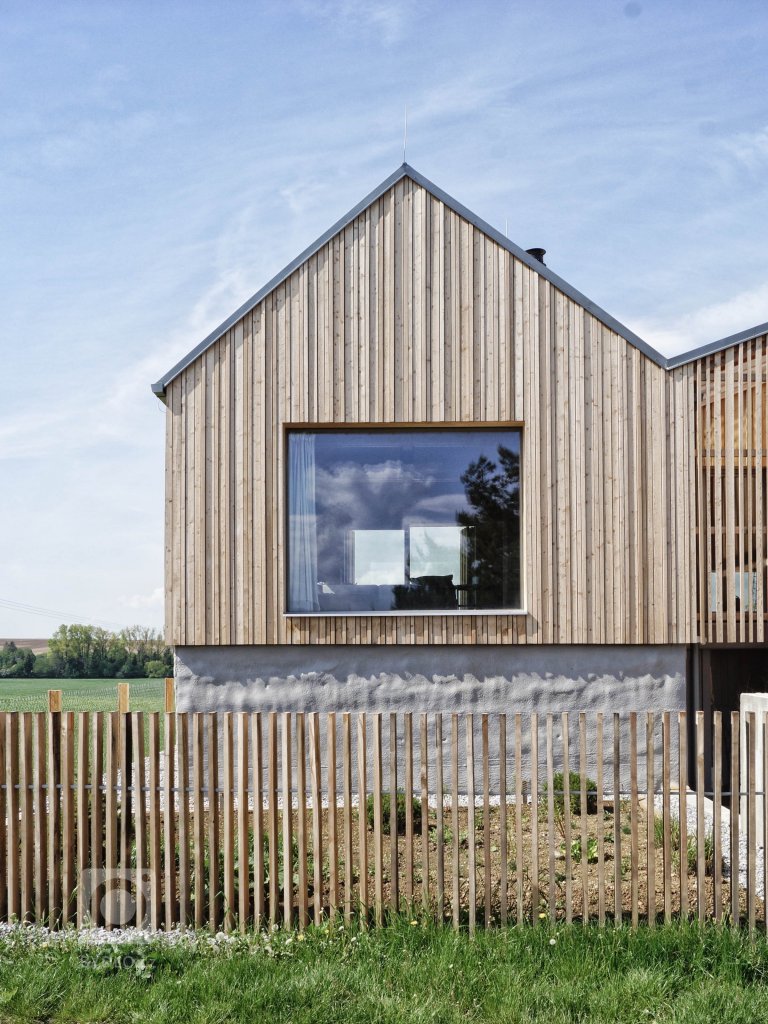 add picture to album