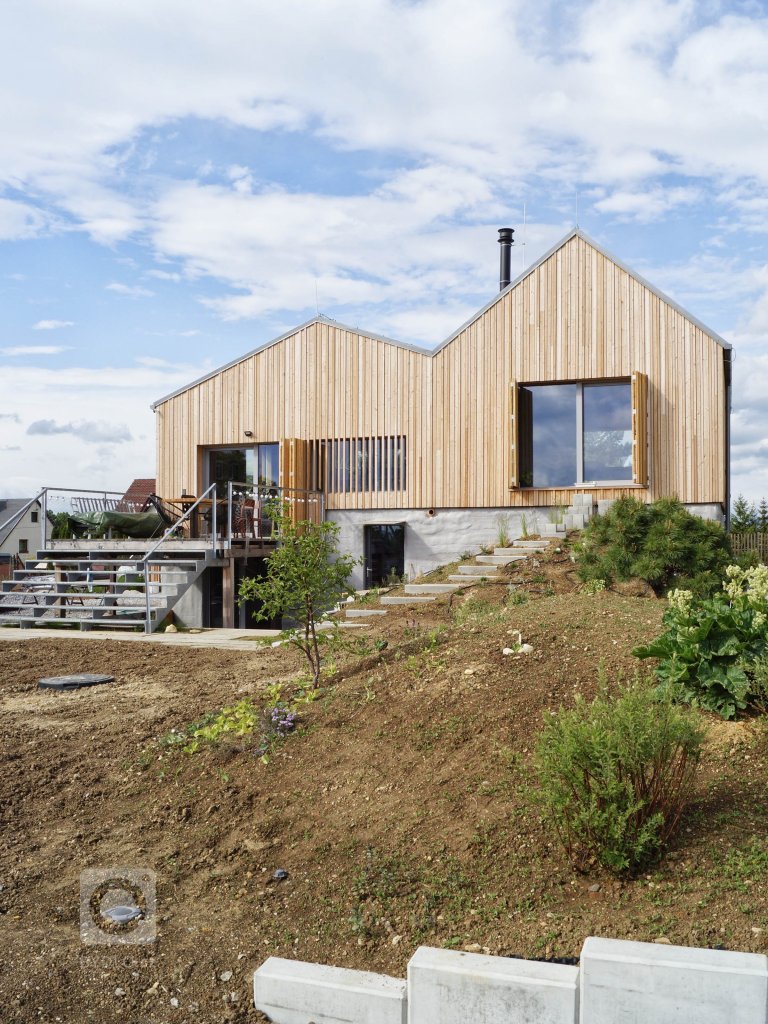 add picture to album