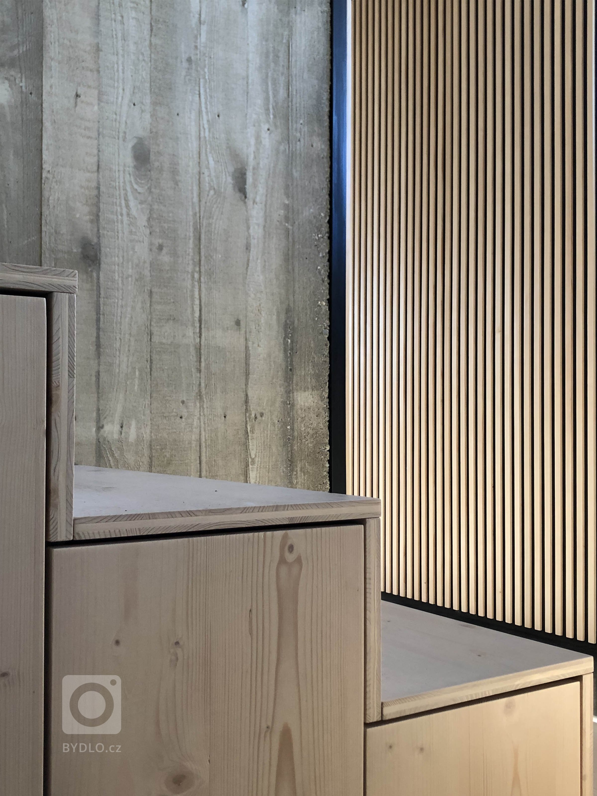 Rodinný dom na úpätí Národného parku Veľká Fatra je situovaný na hranici medzi intravilánom a extravilánom. Ľudovo je dom umiestnený za humnami, takže celé…