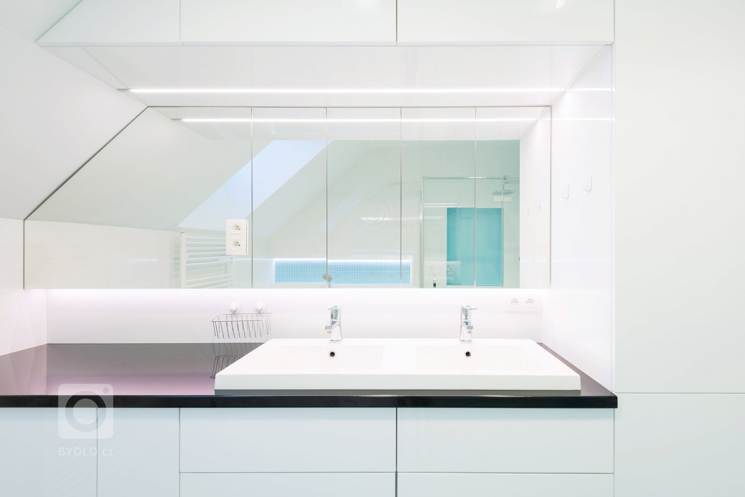 Mestská časť Bratislava &ndash; Rača je súčasťou tretieho Bratislavského obvodu. Je známa predovšetkým svojimi bohatými vinohradníckymi tradíciami.…