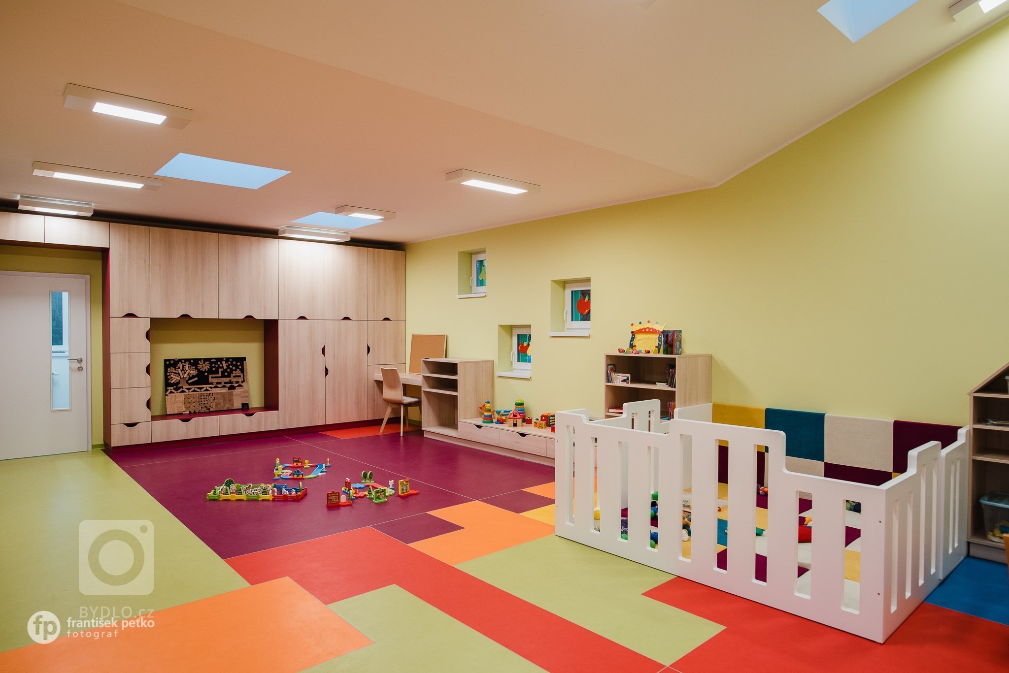 Máme veľkú radosť, že projekt novostavby detských jaslí v obci Predmier, okres Bytča dosiahol svoju reálnu podobu. Nahliadnite do čistých a útulných priestorov…