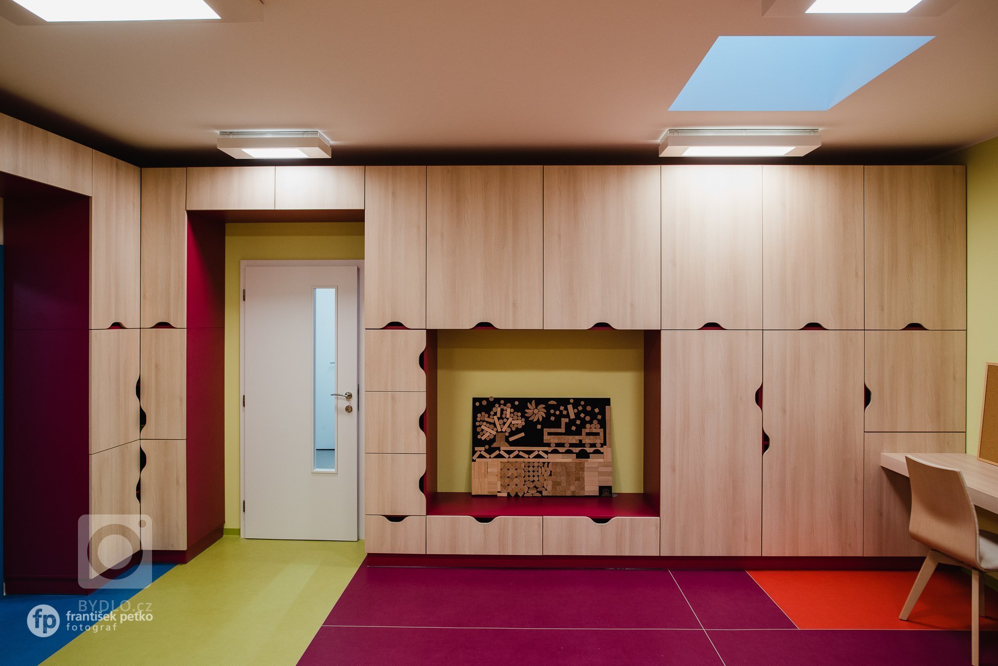 Máme veľkú radosť, že projekt novostavby detských jaslí v obci Predmier, okres Bytča dosiahol svoju reálnu podobu. Nahliadnite do čistých a útulných priestorov…