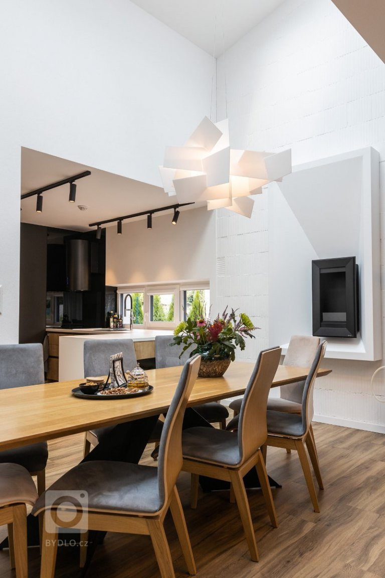 add picture to album