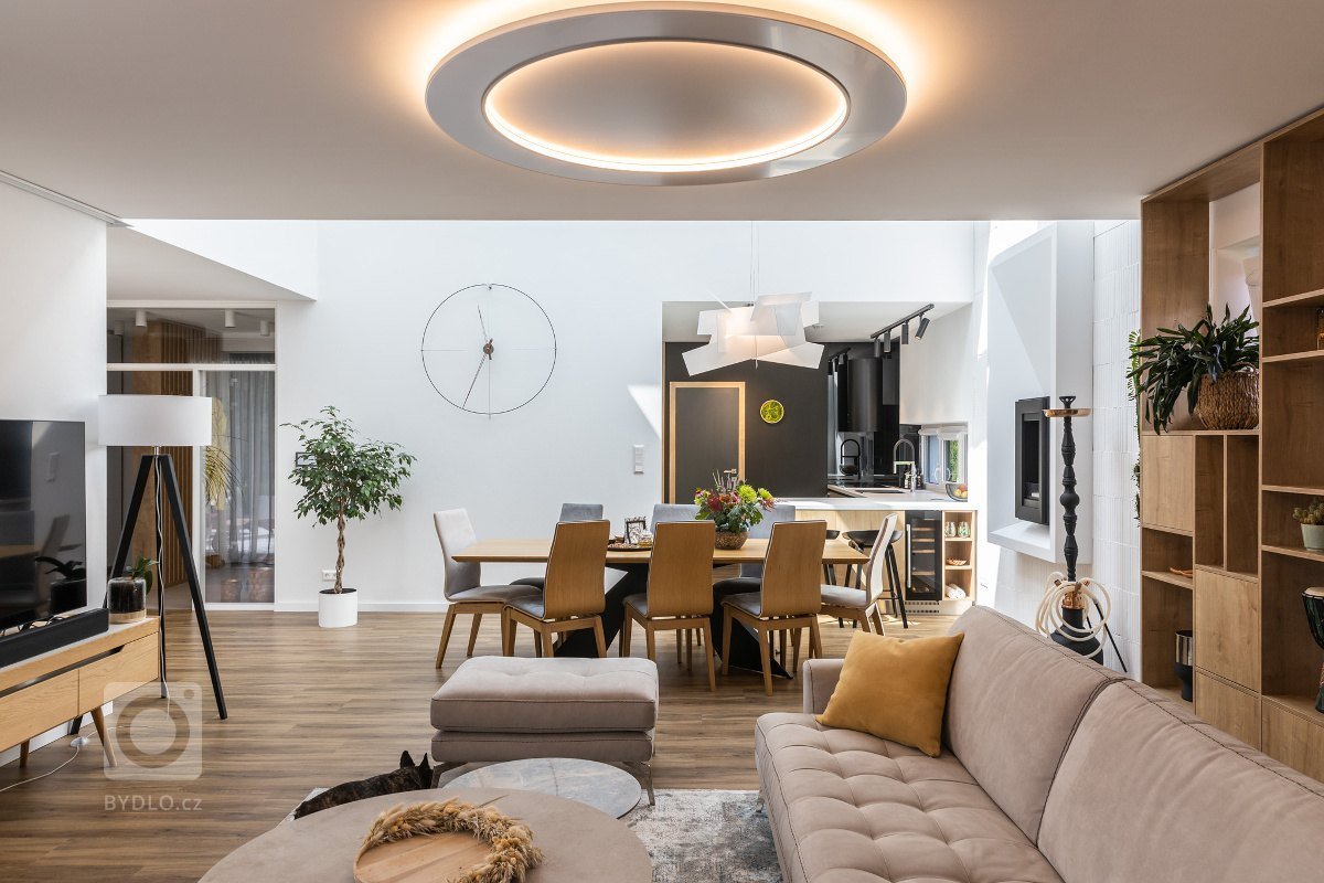 rodinný dom v obci jasenica sa u nás rodil už od samotnej štúdie. pri návrhu interiéru sme ku spokojnosti klientov zapracovali najmä požiadavku aby interiér…