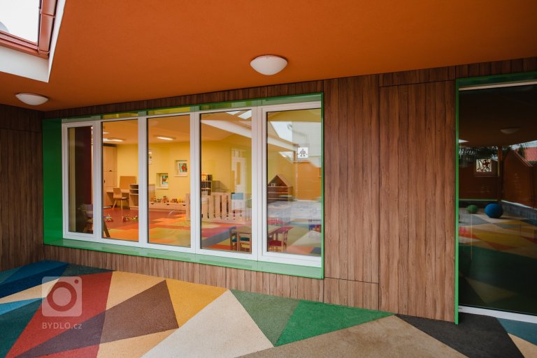 add picture to album