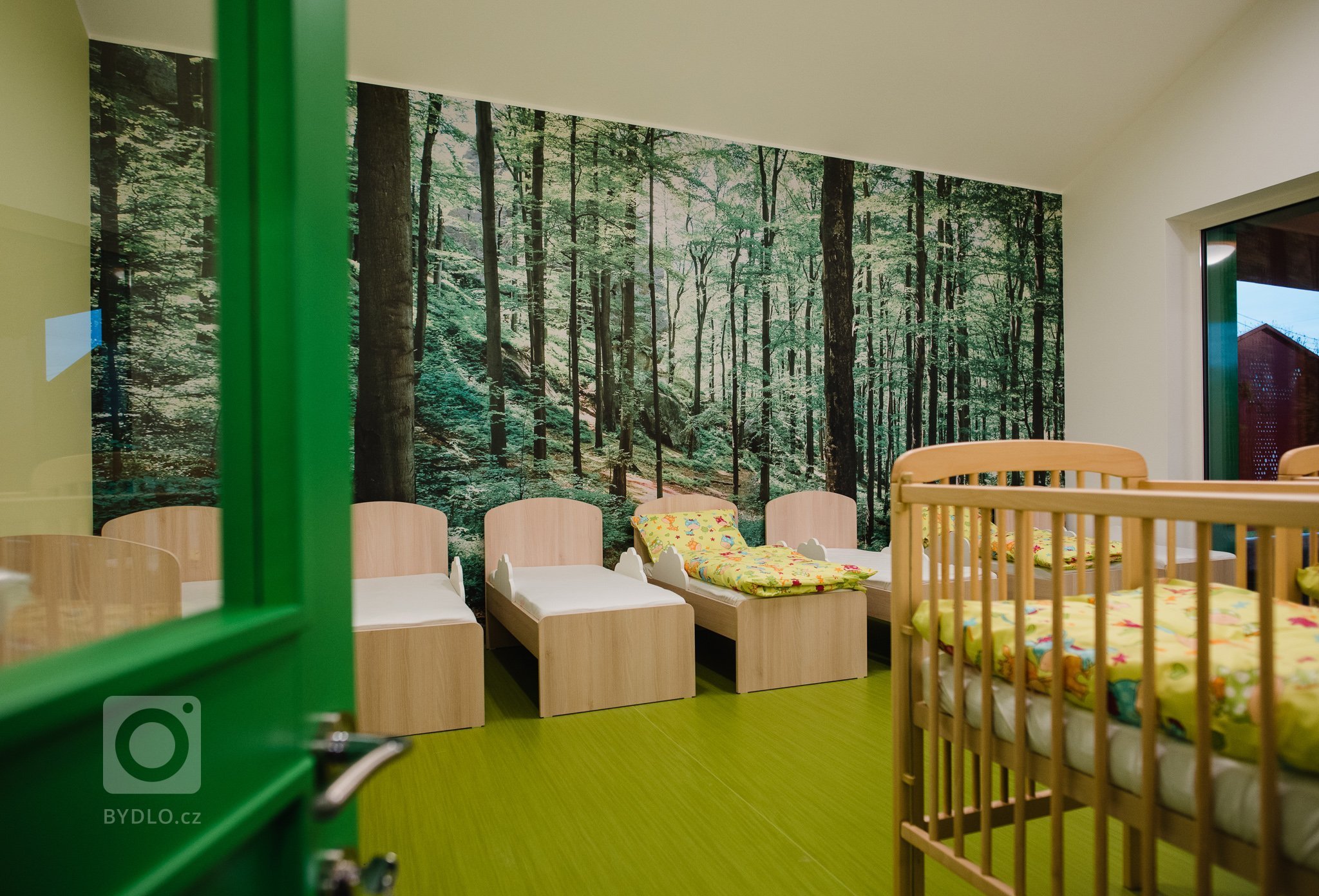 Máme veľkú radosť, že projekt novostavby detských jaslí v obci Predmier, okres Bytča dosiahol svoju reálnu podobu. Nahliadnite do čistých a útulných priestorov…