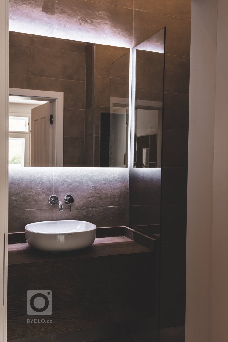 add picture to album