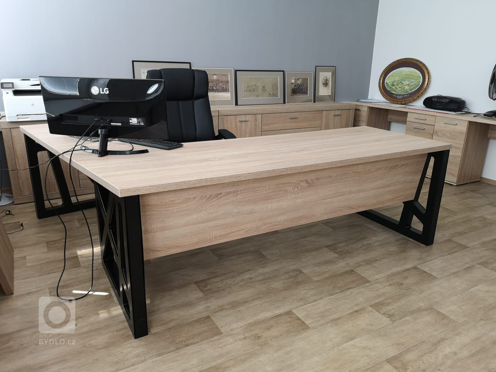 Designový psací stůl