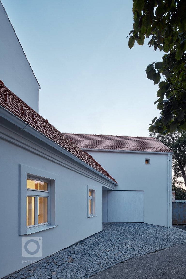 add picture to album