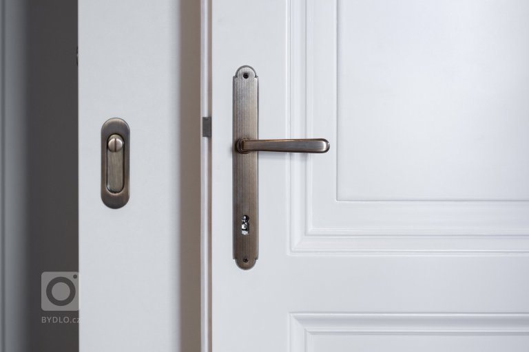 add picture to album