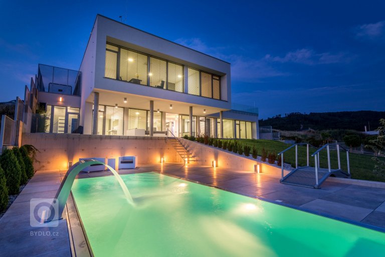 add picture to album