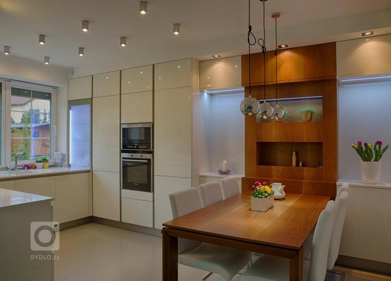 add picture to album