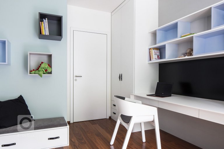 add picture to album