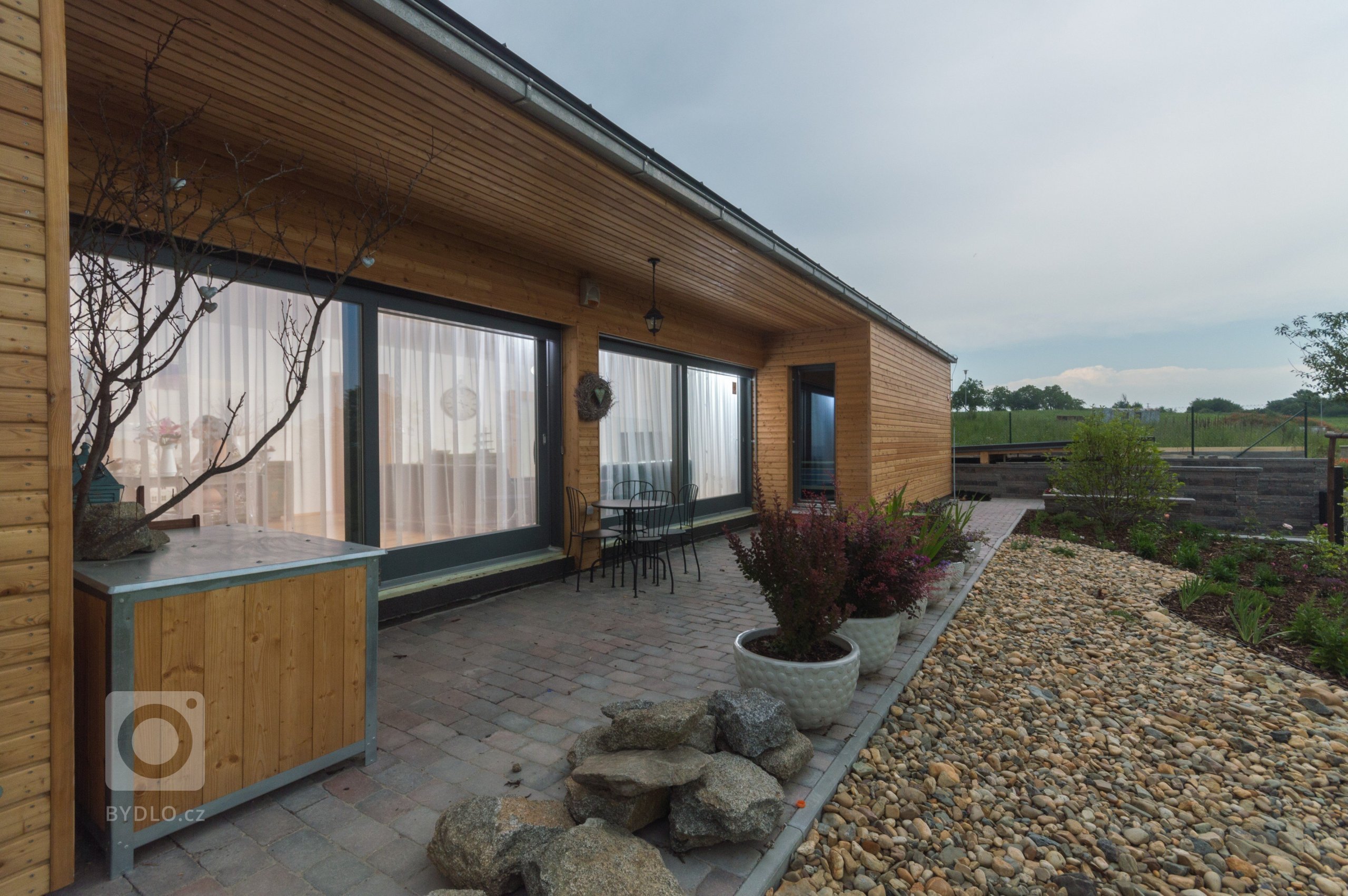 Moderní přízemní bungalov Perseus 120 má zcela&nbsp;netradiční architekturu. Tento dům osloví toho, kdo chce být výjimečný. Přízemní&nbsp;bungalov&nbsp;Perseus…