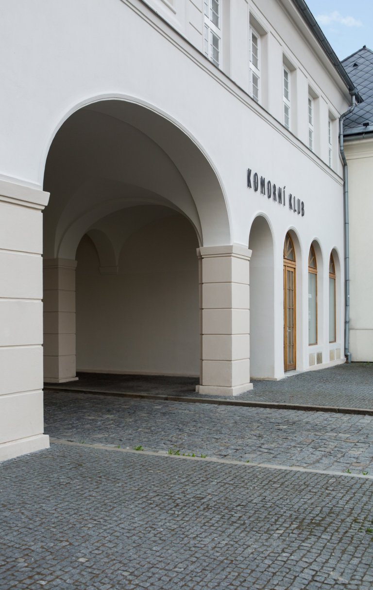 Komorní klub v&nbsp;Jubilejní kolonii&nbsp;na Velflíkově ulici v Ostravě-Hrabůvce je umístěn v budově z roku 1928. Tato budova byla v roce 2002 vyhlášena&nbsp…