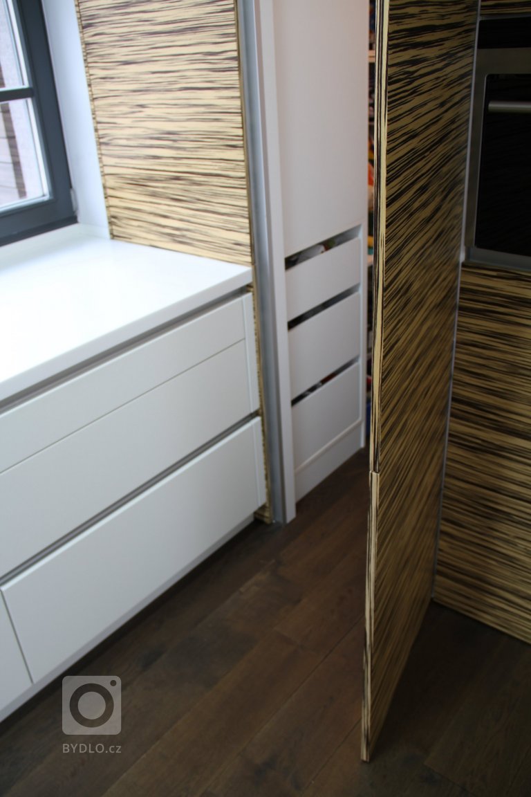 add picture to album