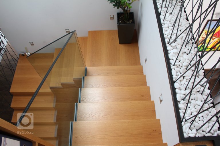 add picture to album