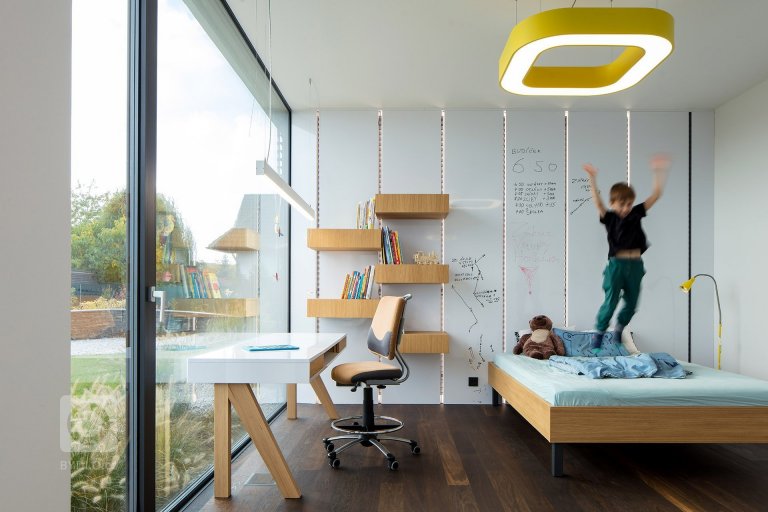 add picture to album