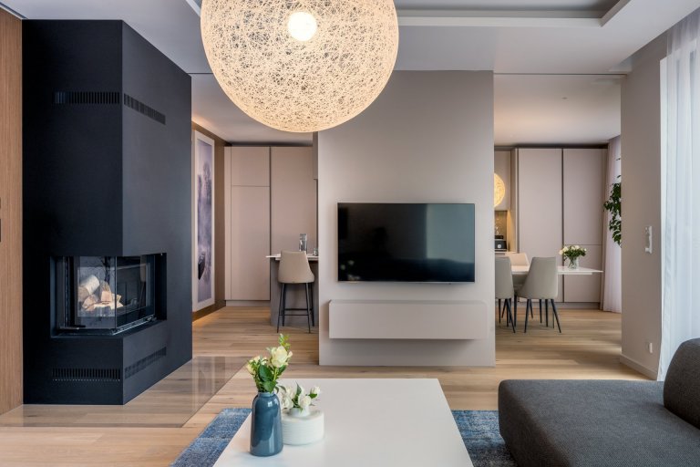 Radostí každého architekta je realizovat projekt, jehož rolí je plná využitelnost. V případě této realizace, interiéru pro čtyřčlennou rodinu, která v domě…
