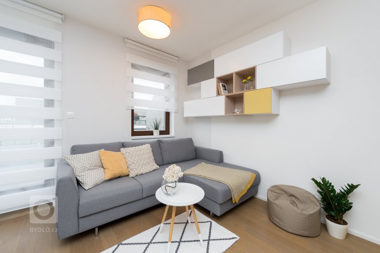 add picture to album