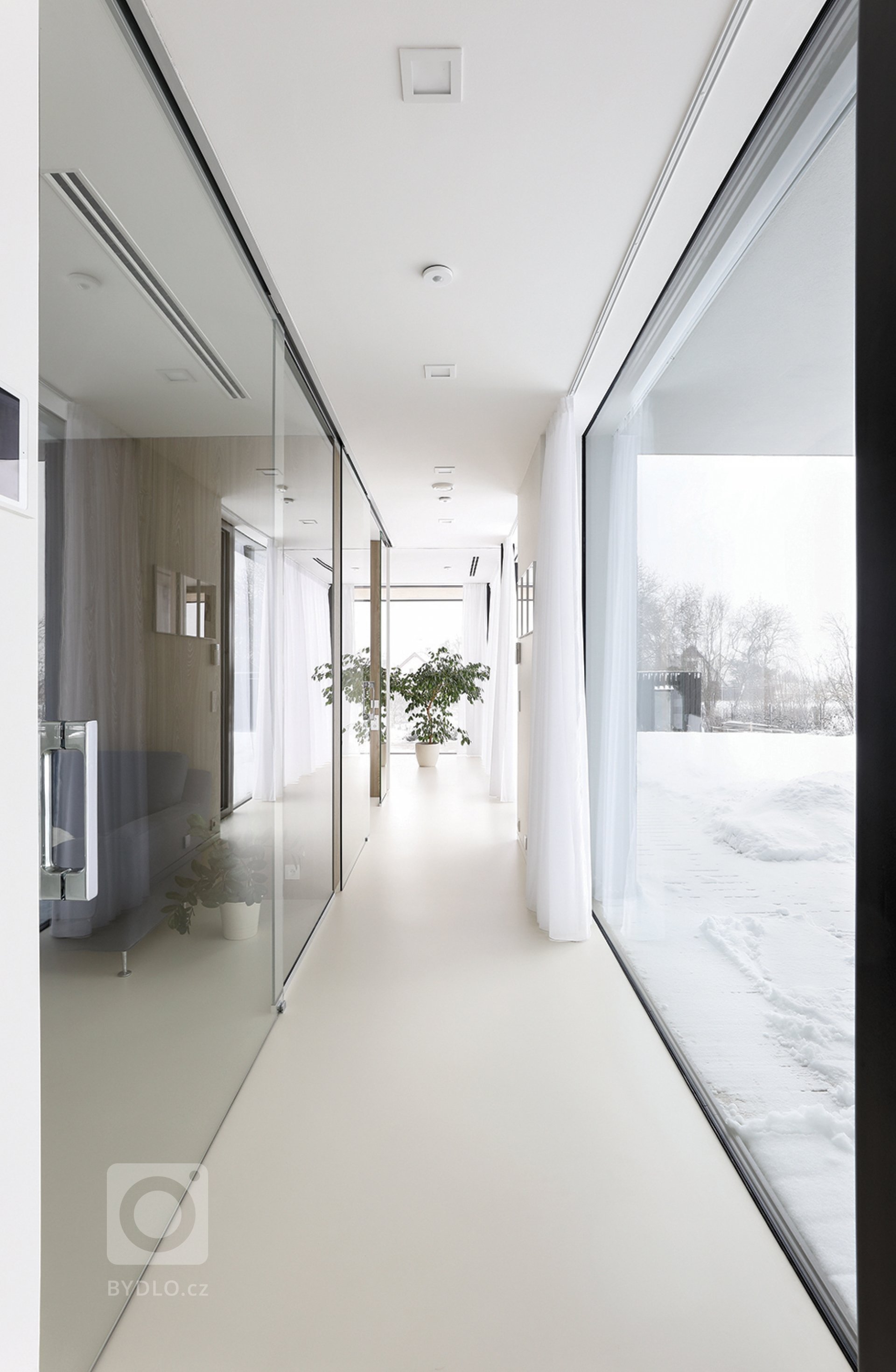 Zadáním byl&nbsp;dům pro&nbsp;manželský pár s&nbsp;odrostlými dětmi. Od&nbsp;začátku jsme tedy celý návrh koncipovali jako dům pro&nbsp;dvě osoby. Tím se&nbsp…