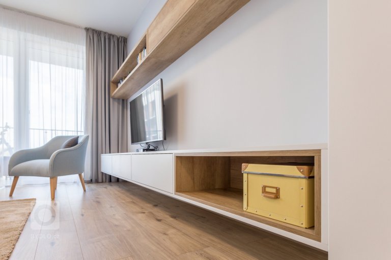 add picture to album