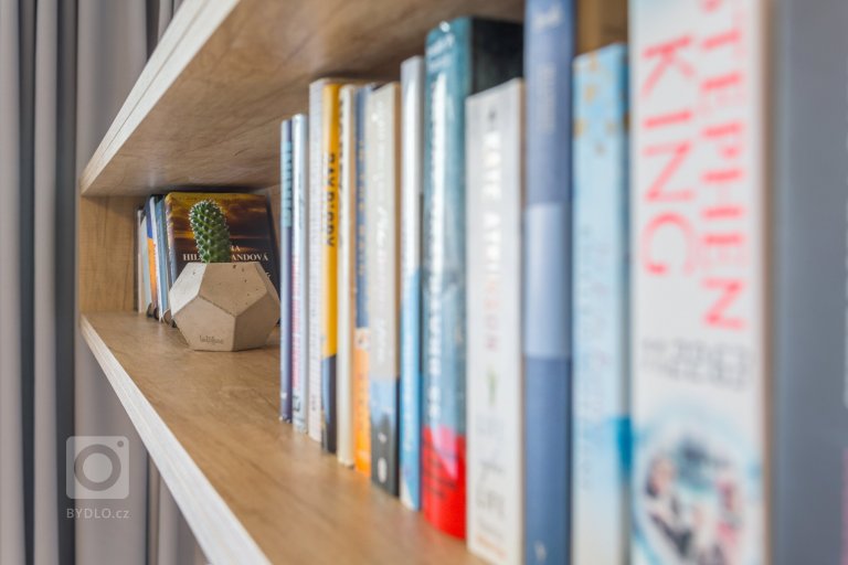 add picture to album