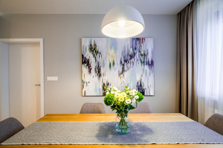 Kompletná rekonštrukcia panelového bytu v Petržalke&nbsp;????
Nahliadnite do našej realizácie interiéru, kde sme výraznou zmenou dispozície dosiahli kvalitu…