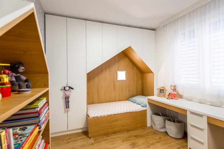 Kompletná rekonštrukcia panelového bytu v Petržalke&nbsp;????
Nahliadnite do našej realizácie interiéru, kde sme výraznou zmenou dispozície dosiahli kvalitu…