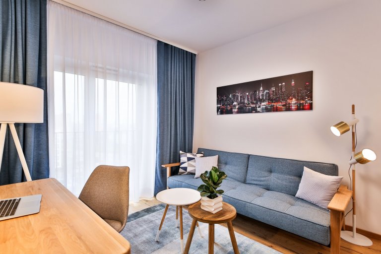 Realizácia 3-izbového bytu v Rezidencie Pri mýte - v&nbsp;tomto útulnom interiéri prevláda zeleň a moderný koncept dopĺňajú prírodné materiály, masívne drevo a…